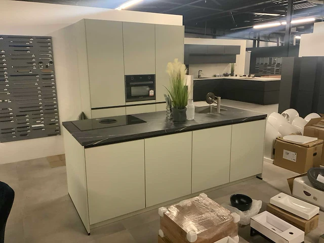 Nobilia showroom wand- eiland keukenopstelling mint groen - afbeelding 12 van  22