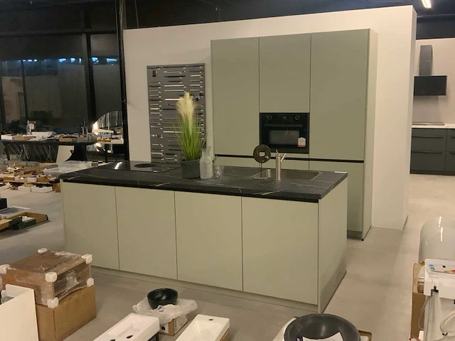 Nobilia showroom wand- eiland keukenopstelling mint groen - afbeelding 16 van  22