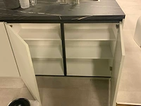 Nobilia showroom wand- eiland keukenopstelling mint groen - afbeelding 17 van  22
