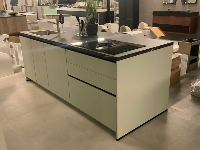 Nobilia showroom wand- eiland keukenopstelling mint groen - afbeelding 19 van  22
