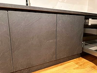 Nobilia stone art recht opgestelde keuken - afbeelding 18 van  18