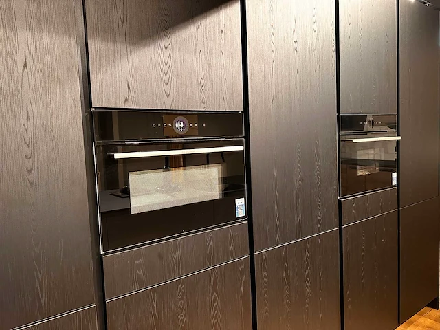 Nobilia structura eiken nero met wit eiland keuken - afbeelding 29 van  32