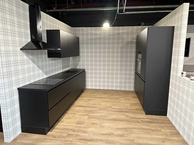 Nobilia touch supermat zwart parallel keuken - afbeelding 1 van  27