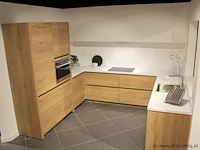 Nobilia u-vorm keuken met apparatenwand structura - afbeelding 1 van  39
