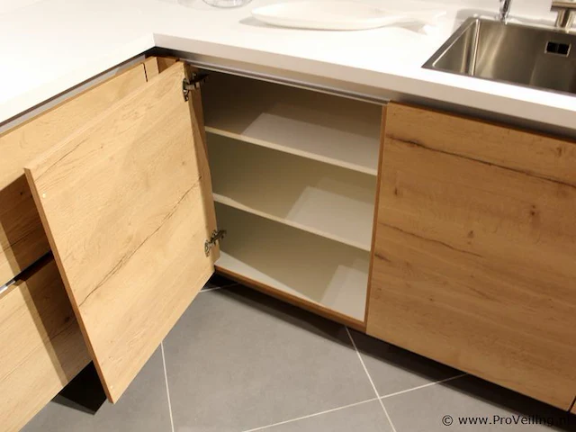 Nobilia u-vorm keuken met apparatenwand structura - afbeelding 13 van  39