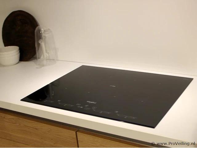 Nobilia u-vorm keuken met apparatenwand structura - afbeelding 21 van  39