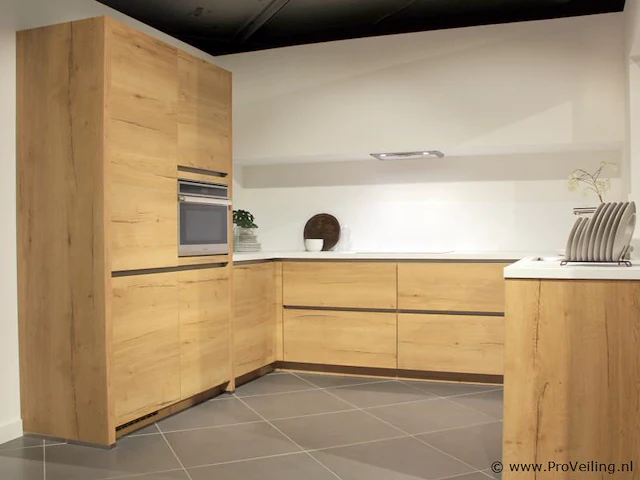 Nobilia u-vorm keuken met apparatenwand structura - afbeelding 12 van  39