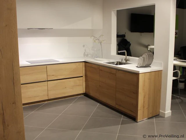 Nobilia u-vorm keuken met apparatenwand structura - afbeelding 23 van  39