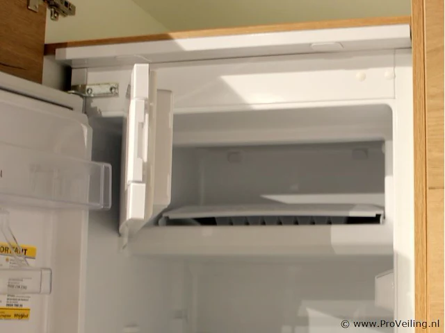 Nobilia u-vorm keuken met apparatenwand structura - afbeelding 38 van  39
