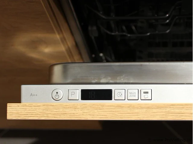 Nobilia u-vorm keuken met apparatenwand structura - afbeelding 18 van  39
