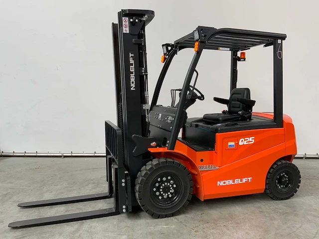 Noblelift - 2024 - fe4p25qc - 2.5t vorkheftruck verstelbare lepels 4.8m - afbeelding 1 van  22