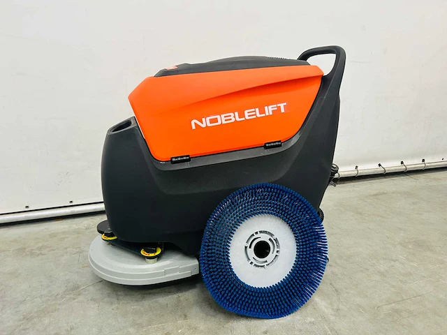 Noblelift - 2024 - nb530 - schrob- zuigmachine - afbeelding 6 van  10