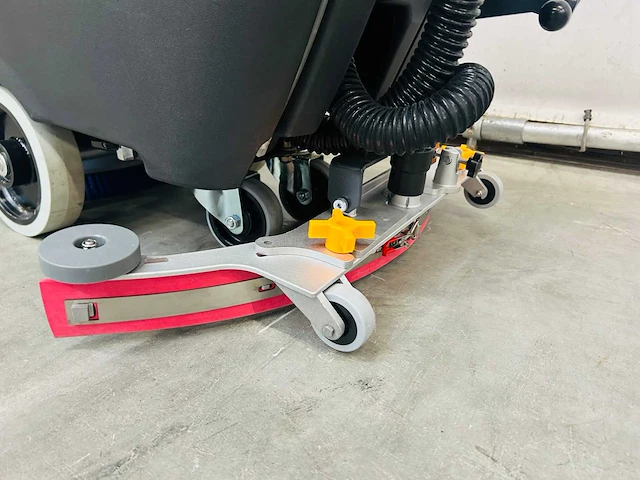 Noblelift - 2024 - nb530 - schrob- zuigmachine - afbeelding 6 van  10