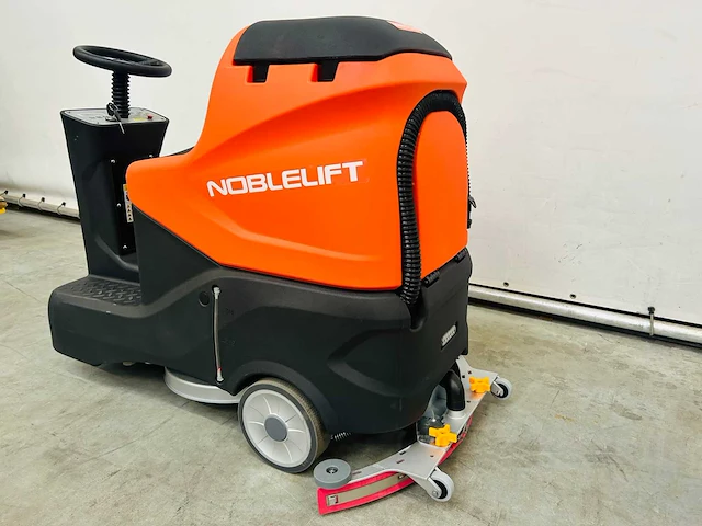 Noblelift - 2024 - nr530 - zit schrobmachine - afbeelding 7 van  16