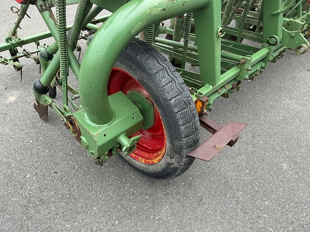 Nodet gougis zaaimachine - afbeelding 5 van  23