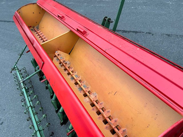 Nodet gougis zaaimachine - afbeelding 7 van  23