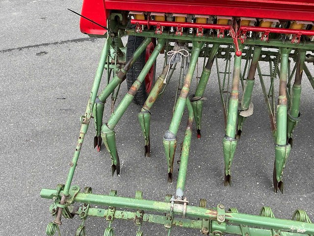 Nodet gougis zaaimachine - afbeelding 11 van  23