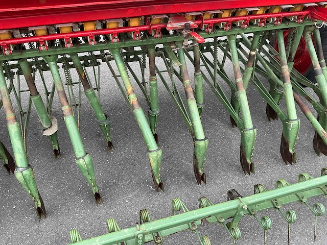 Nodet gougis zaaimachine - afbeelding 13 van  23