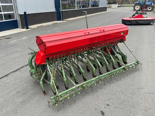 Nodet gougis zaaimachine - afbeelding 17 van  23