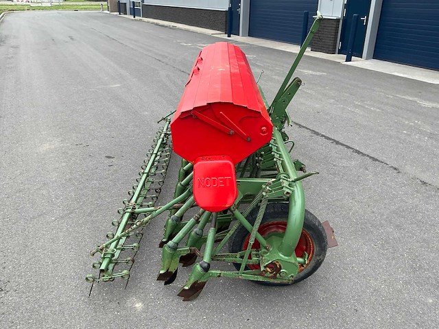 Nodet gougis zaaimachine - afbeelding 19 van  23