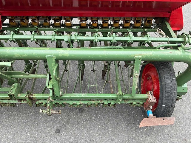 Nodet gougis zaaimachine - afbeelding 22 van  23