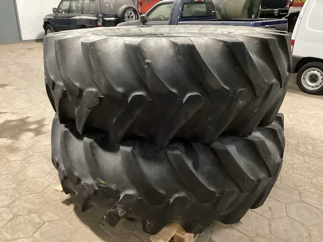 Nokian forest king tractorband (2x) - afbeelding 1 van  6