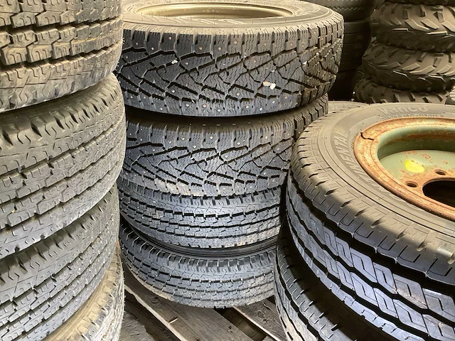 Nokian verschillende banden (4x) - afbeelding 2 van  3