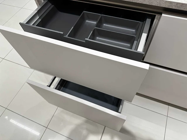 Nolte - soft lack 762 - showroomkeuken - afbeelding 2 van  49