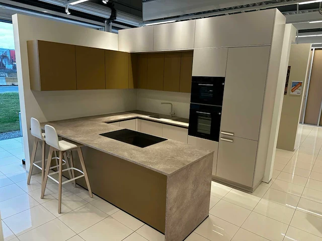 Nolte - soft lack 762 - showroomkeuken - afbeelding 1 van  49