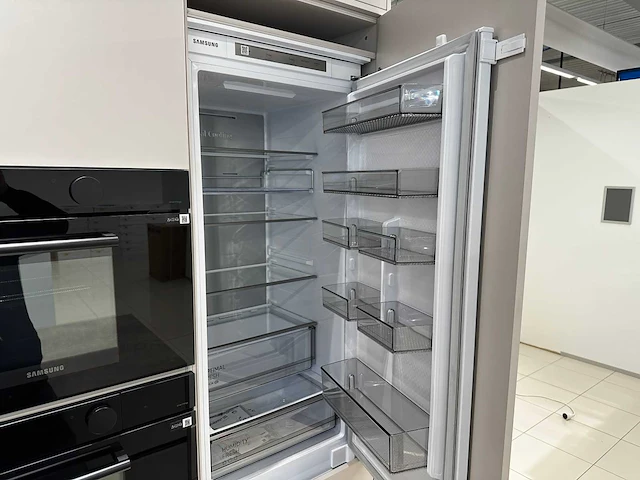Nolte - soft lack 762 - showroomkeuken - afbeelding 33 van  49