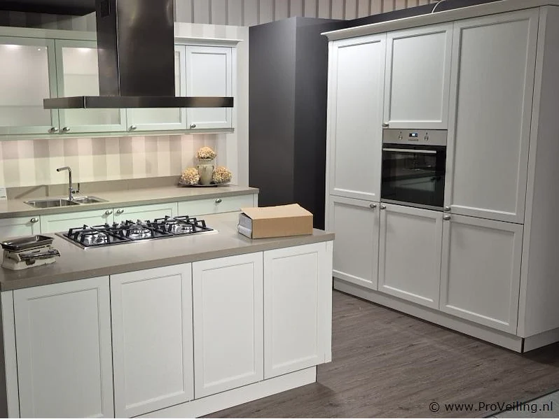 Nolte eilandkeuken met apparatenwand lugano – veiling in maasdijk met verlaagde startprijs!