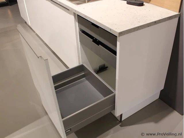 Nolte eilandkeuken met apparatenwand matrix 150 manhatten - afbeelding 14 van  60