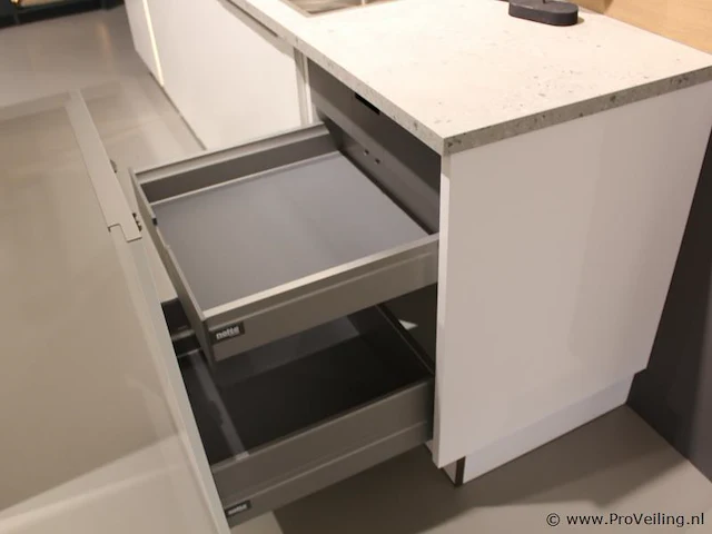 Nolte eilandkeuken met apparatenwand matrix 150 manhatten - afbeelding 15 van  60