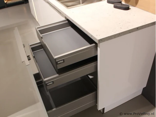 Nolte eilandkeuken met apparatenwand matrix 150 manhatten - afbeelding 16 van  60