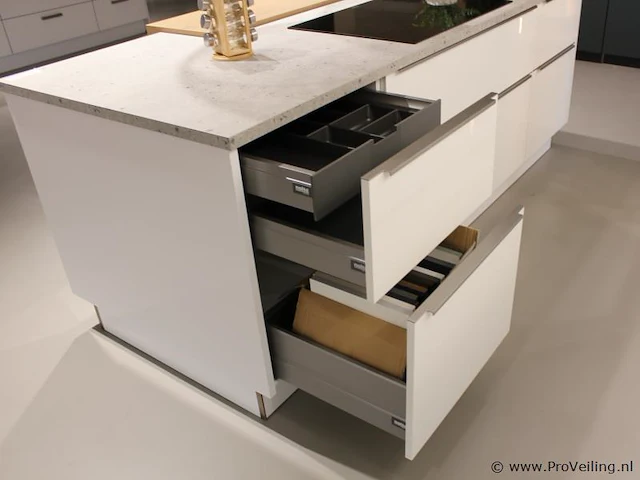 Nolte eilandkeuken met apparatenwand matrix 150 manhatten - afbeelding 31 van  60