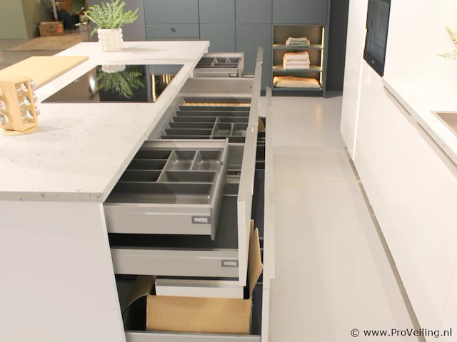 Nolte eilandkeuken met apparatenwand matrix 150 manhatten - afbeelding 42 van  60