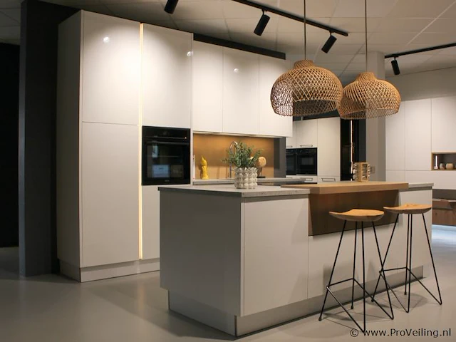 Nolte eilandkeuken met apparatenwand matrix 150 manhatten - afbeelding 34 van  60