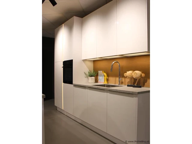 Nolte eilandkeuken met apparatenwand matrix 150 manhatten - afbeelding 56 van  60