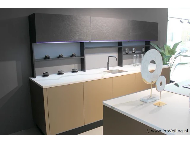 Nolte eilandkeuken met spoelwand en apparatenwand matrix 150 neo pure - afbeelding 10 van  57