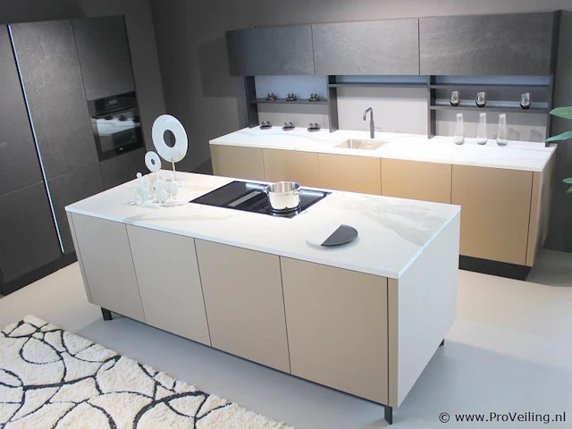 Nolte eilandkeuken met spoelwand en apparatenwand matrix 150 neo pure - afbeelding 1 van  57