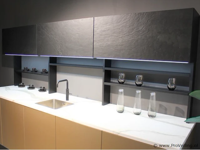 Nolte eilandkeuken met spoelwand en apparatenwand matrix 150 neo pure - afbeelding 22 van  57