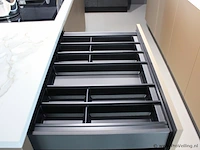 Nolte eilandkeuken met spoelwand en apparatenwand matrix 150 neo pure - afbeelding 57 van  57