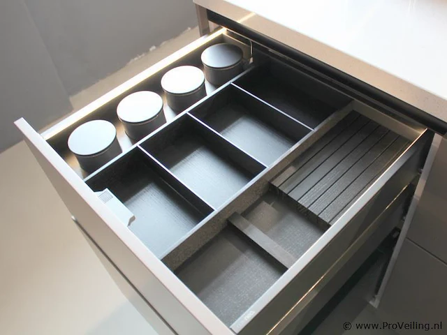 Nolte eilandkeuken met spoelwand en apparatenwand matrix 150 neo - afbeelding 3 van  70