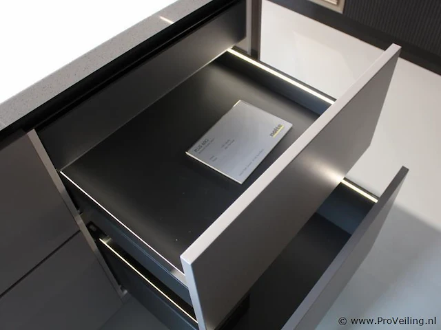 Nolte eilandkeuken met spoelwand en apparatenwand matrix 150 neo - afbeelding 7 van  70