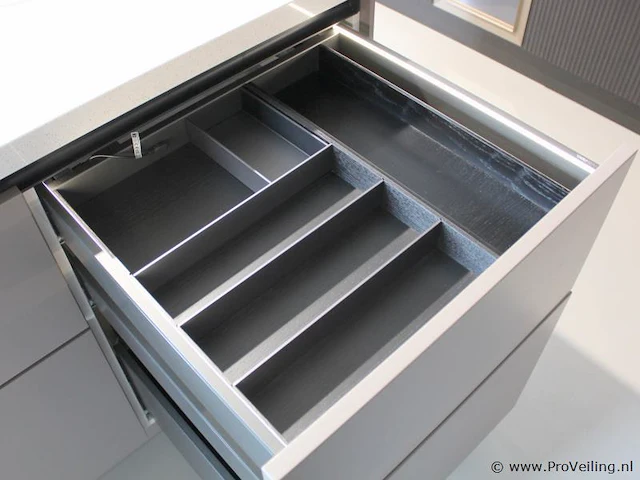 Nolte eilandkeuken met spoelwand en apparatenwand matrix 150 neo - afbeelding 8 van  70