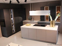 Nolte eilandkeuken met spoelwand en apparatenwand matrix 150 neo - afbeelding 1 van  70