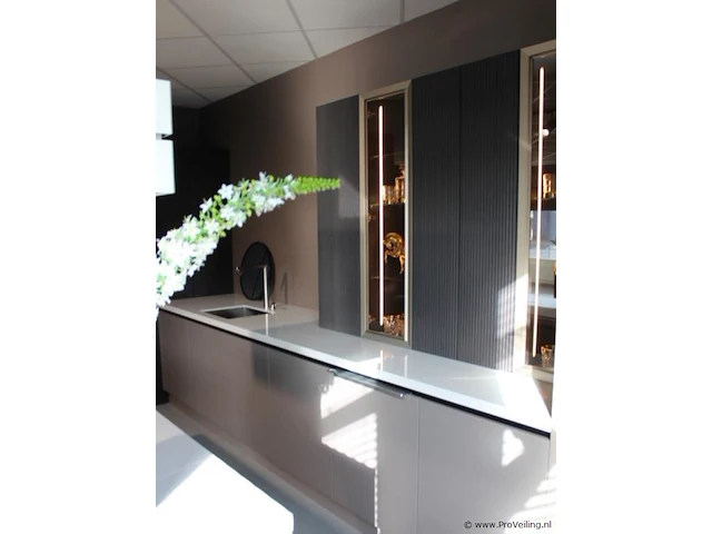 Nolte eilandkeuken met spoelwand en apparatenwand matrix 150 neo - afbeelding 15 van  70