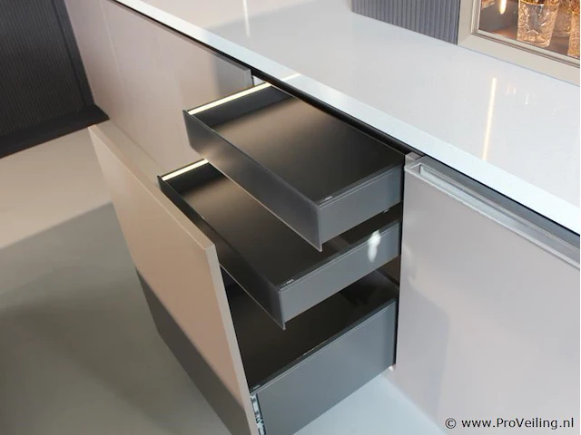 Nolte eilandkeuken met spoelwand en apparatenwand matrix 150 neo - afbeelding 18 van  70