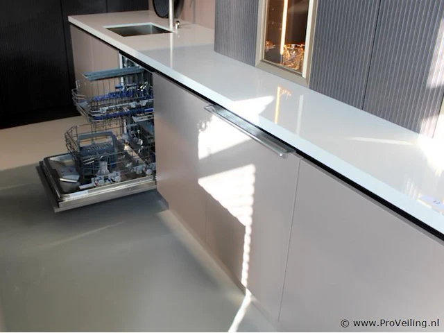 Nolte eilandkeuken met spoelwand en apparatenwand matrix 150 neo - afbeelding 20 van  70