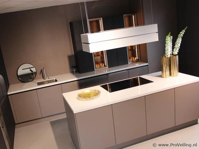 Nolte eilandkeuken met spoelwand en apparatenwand matrix 150 neo - afbeelding 12 van  70
